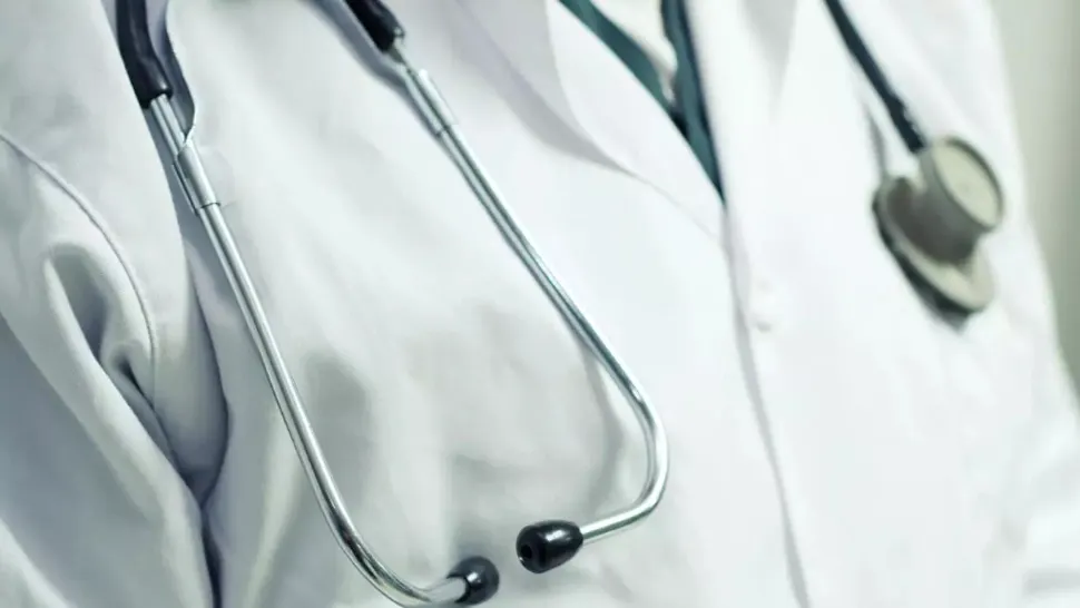 Doi medici de la Spitalul Județean Reșița, trimiși în judecată pentru ucidere din culpă