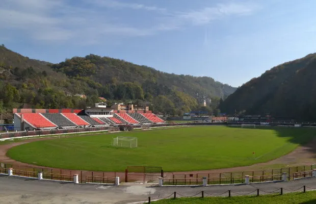 SPECIAL. Cum l-a consolat Adrian Păunescu pe Cristian Chivu!