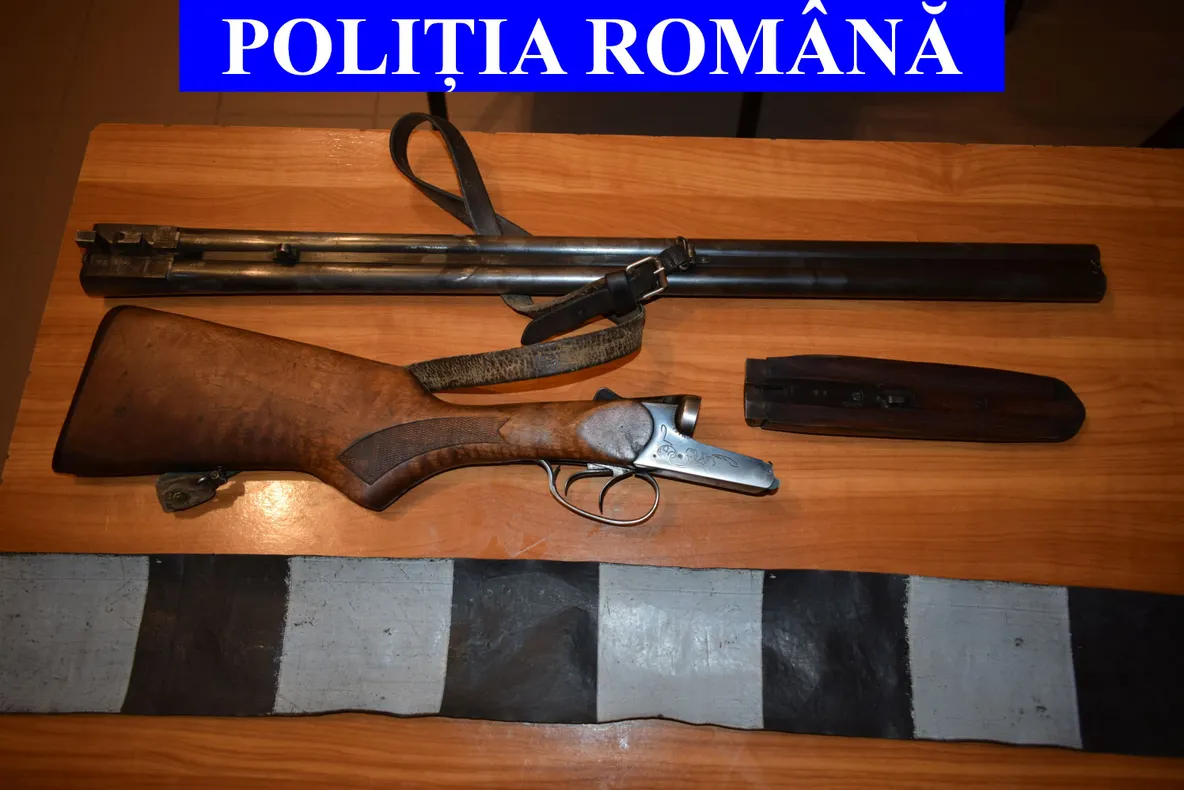 Braconaj în Caraș-Severin, o persoană a fost reținută, o armă și muniția aferentă au fost ridicate FOTO