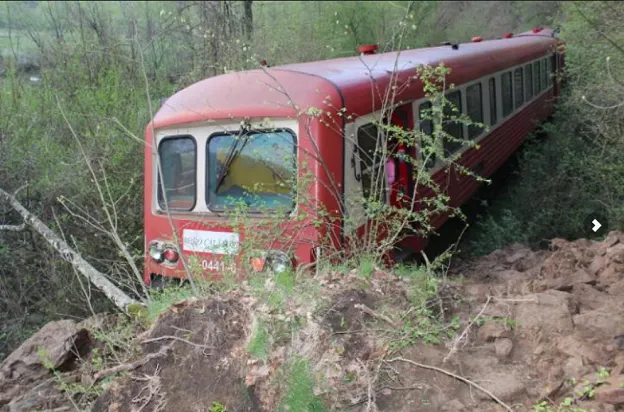 Tren deraiat în Caraș-Severin, circulația feroviară blocată pe două linii din județ FOTO