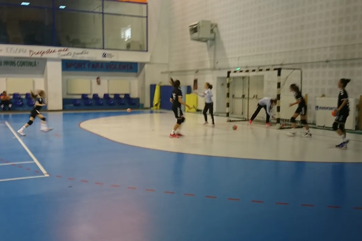 Turneul final de handbal feminin - junioare IV la Reșița FOTO