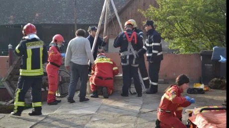 Aproape 100 de pompieri cărășeni au plecat spre București, se simulează intervenția după un seism