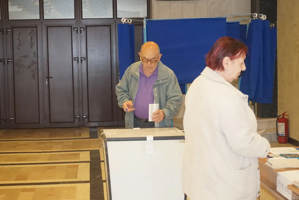 La Băile Herculane o secție de votare este amenajată în sediul Protopopiatului Ortodox