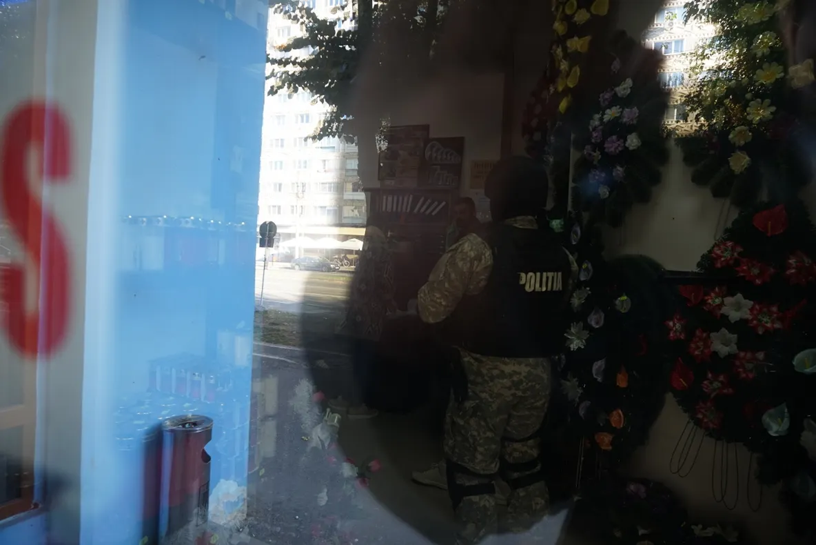Percheziții la o casă funerară din Reșița