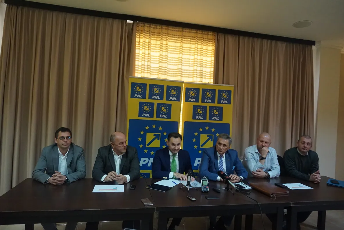 Vela îi face mincinoși pe demisionarii din BPJ, Ioan Popa nu a avut nicio reacție