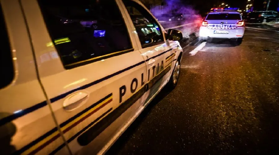 Șoferprins rupt de beat la volan. Polițiștii au avut parte de surprize când l-au scos din mașină
