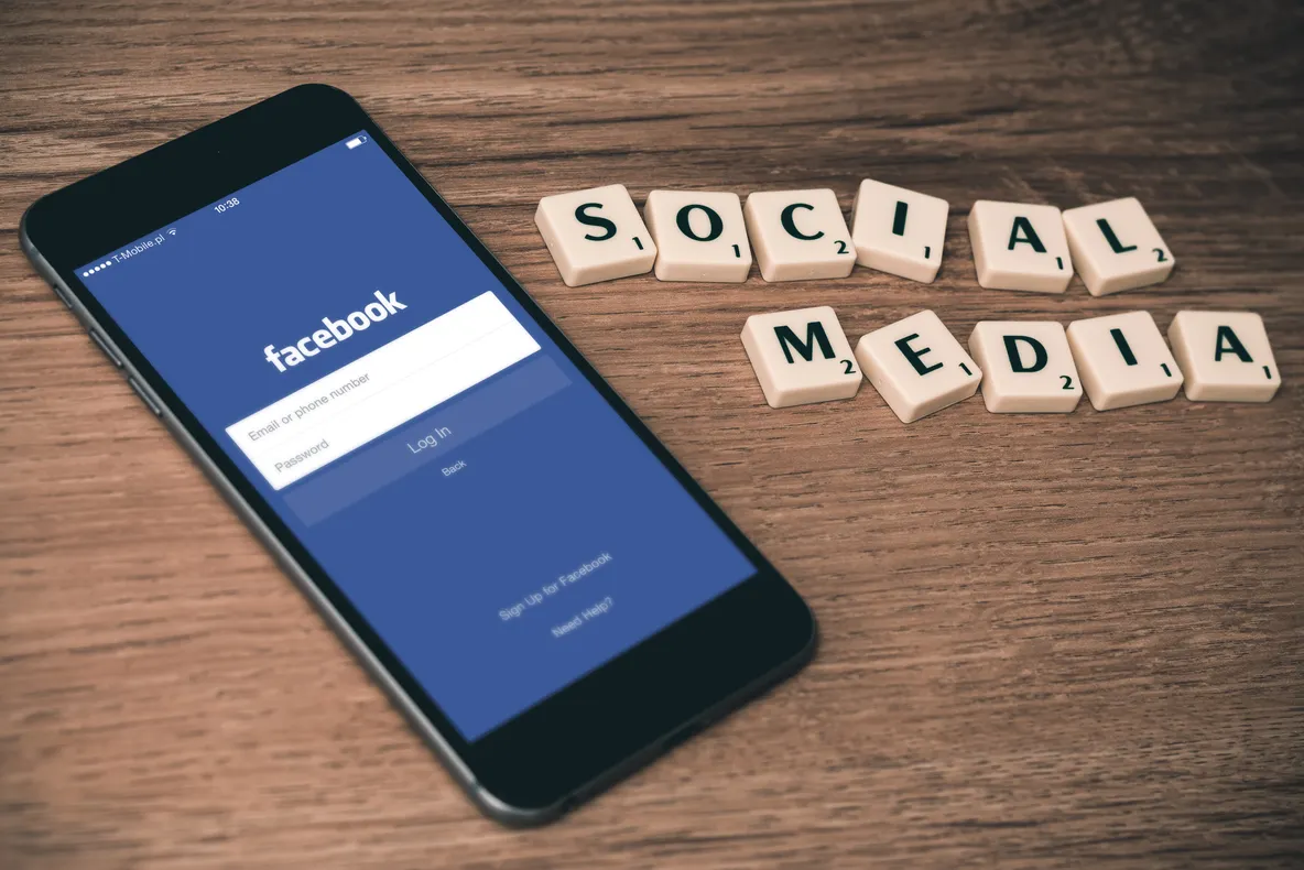 Facebook anunță de ce a picat rețeaua socială
