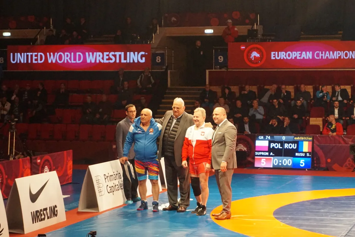 România găzduiește Campionatul European de lupte, Ștefan Rusu și Andrzej Supron în meci demonstrativ FOTO