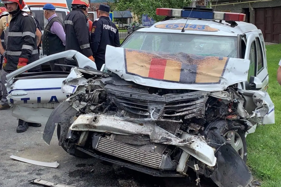 Accident grav cu mașina Poliției la Voislova FOTO