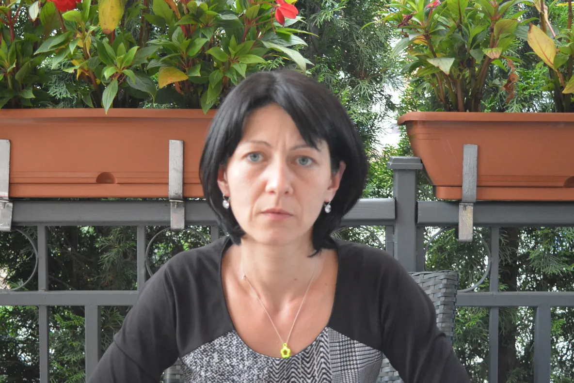 Mămică disperată după ce instanța refuză ordin de protecție pentru tatăl fetei care, se pare, o abuzează sexual pe fetița lor