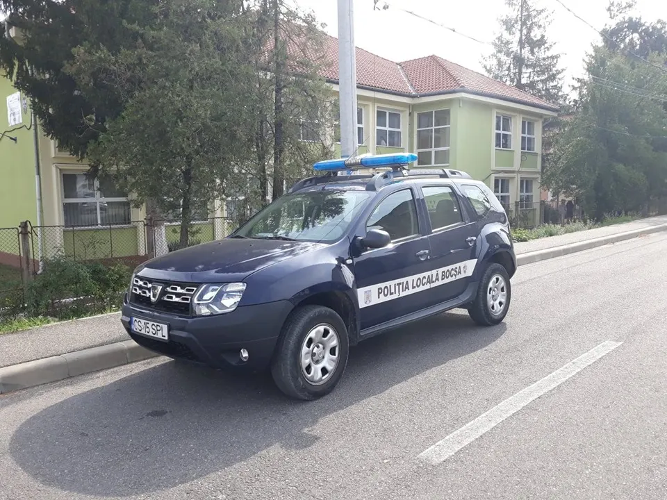 Trei elevi mușcați de un câine chiar în școală