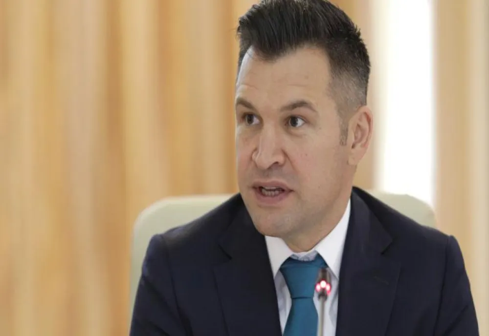 Ce soluții are noul ministru al Sportului pentru deblocarea finanțării pentru tenis și cum răspunde la mesajul postat de Halep și Cîrstea