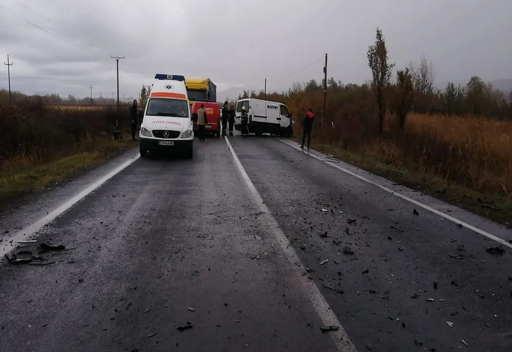 Accident pe DN 6, se circulă dirijat