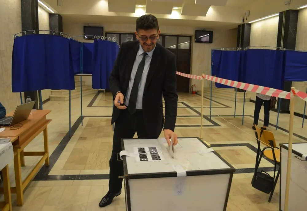 Prefectul Matei Lupu a votat la Reșița FOTO