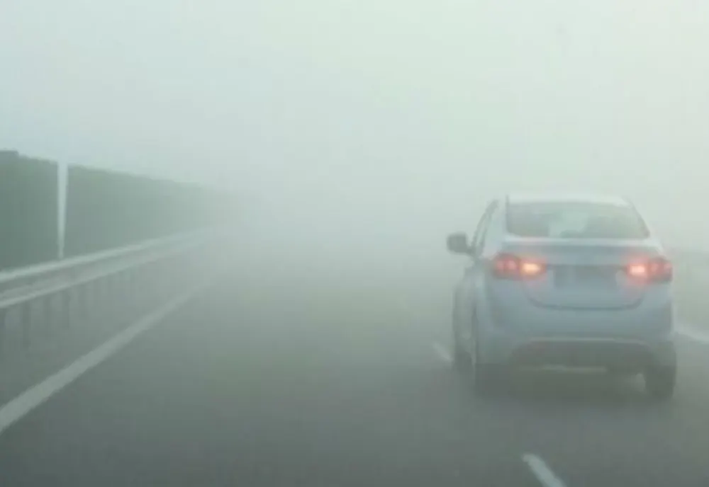 Ceața densă dă bătăi de cap șoferilor