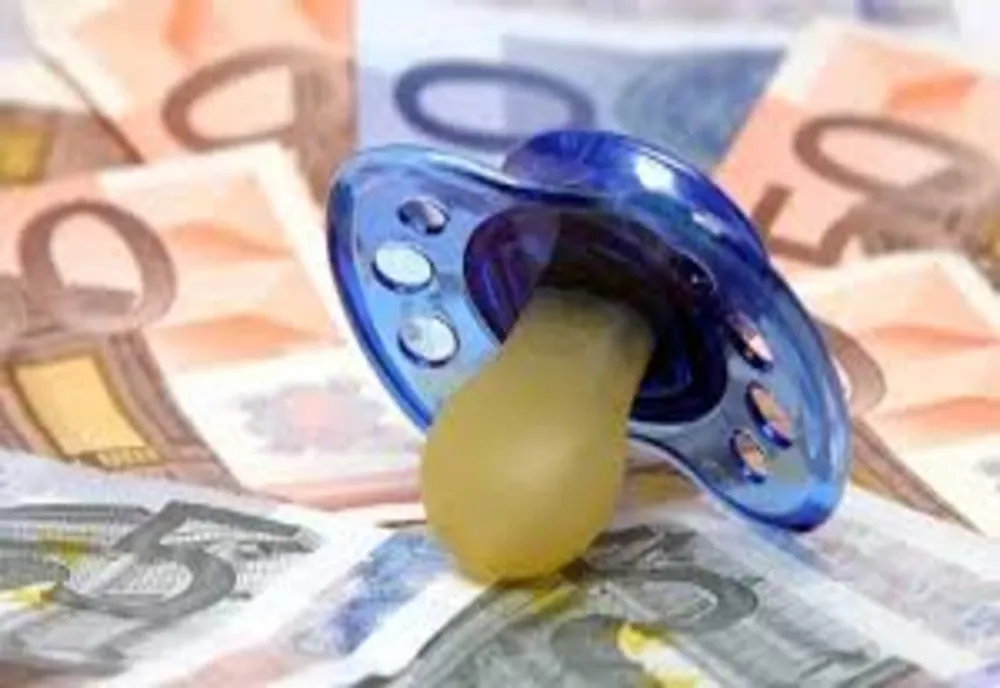 Guvernul anunță că a mărit alocaţiile pentru copii: Plusul este de 3,8%