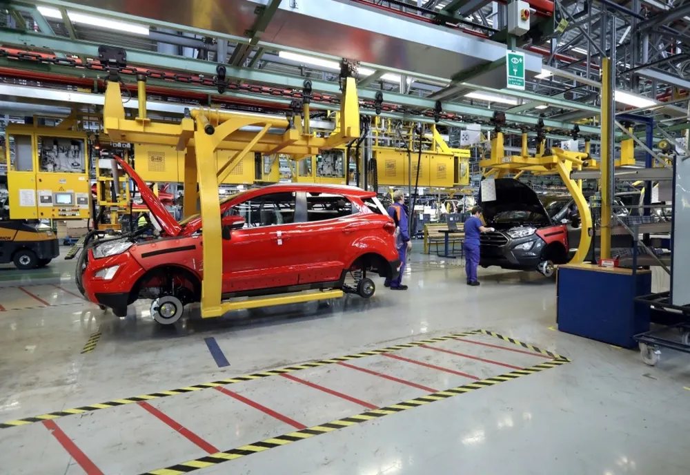 Ford a reluat activitatea la fabrica din Craiova 