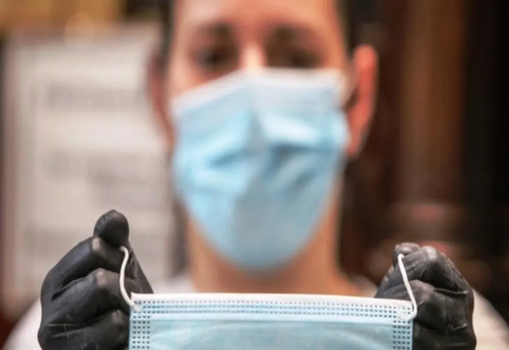 Măști de protecție pentru coronavirus, livrate în Caraș-Severin pentru persoanele defavorizate