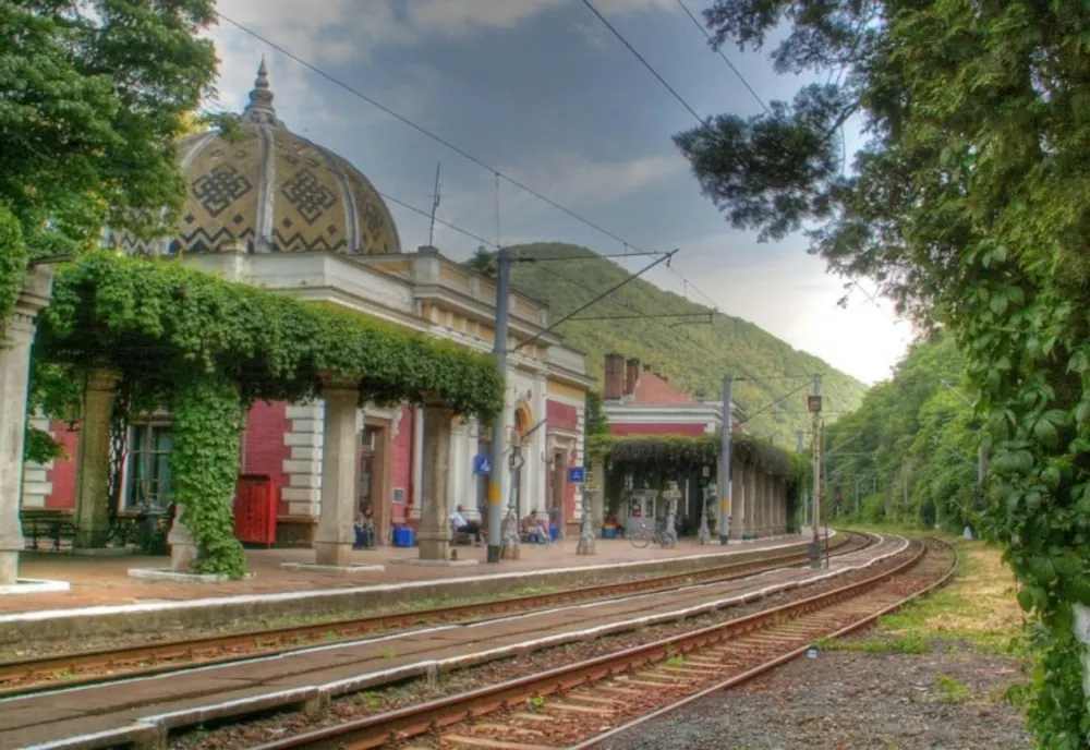 Una dintre cele mai frumoase gări din vestul țării intră în reabilitare