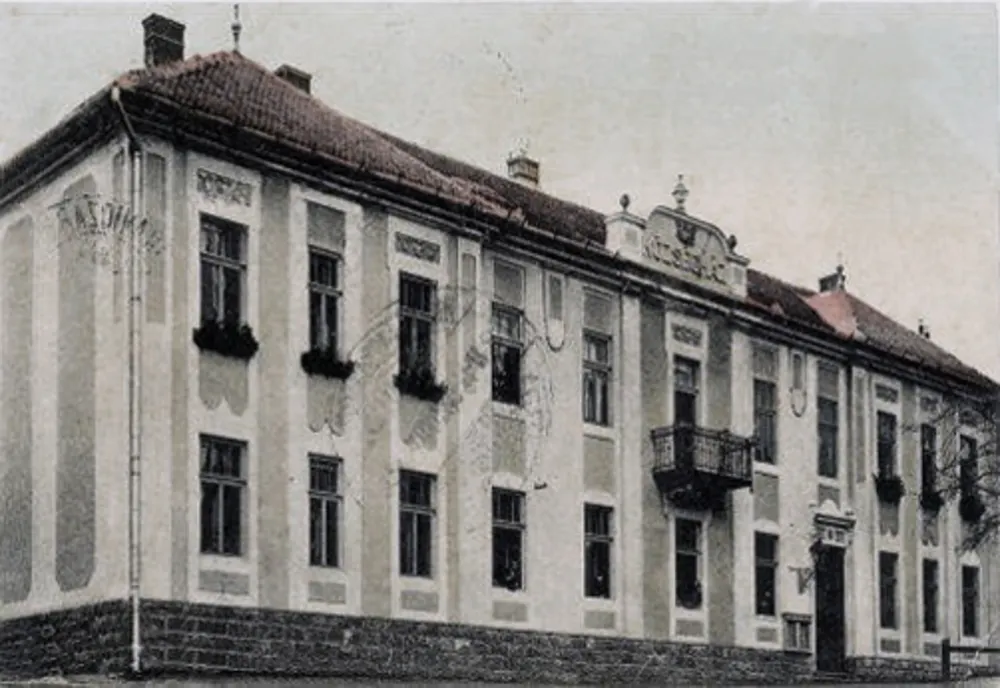 Muzeu în vechiul sediu al primăriei din Oravița, imobil monument istoric