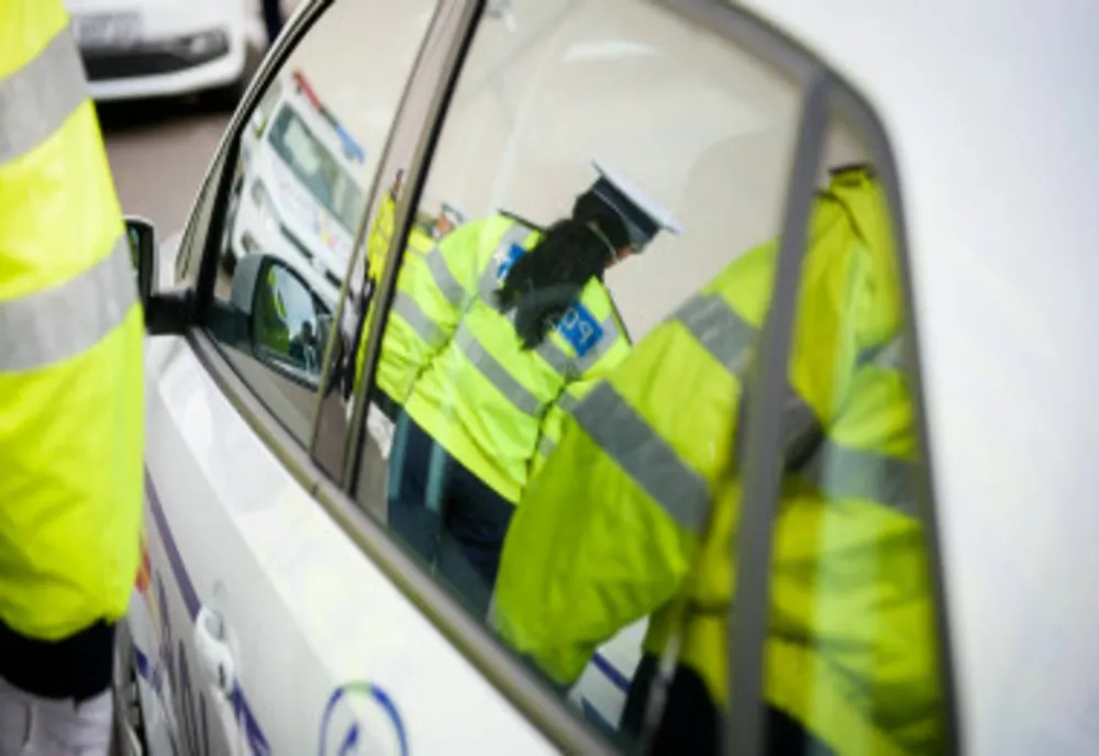 Dacă surprindeți imagini cu șoferi care pun în pericol alți participanți din trafic, sunteți rugați să le trimiteți poliției