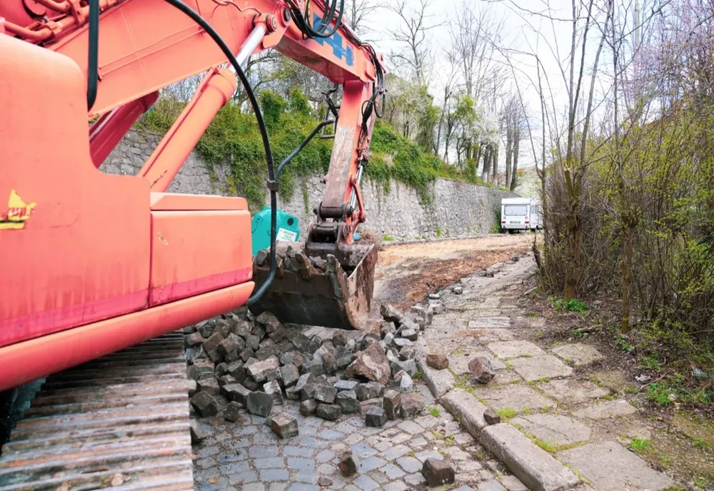 Au început lucrările de modernizare a unor străzi, în cartierul Moroasa, din Reșița