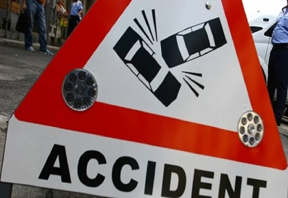 Accident pe centura Caransebeșului, oameni răniți
