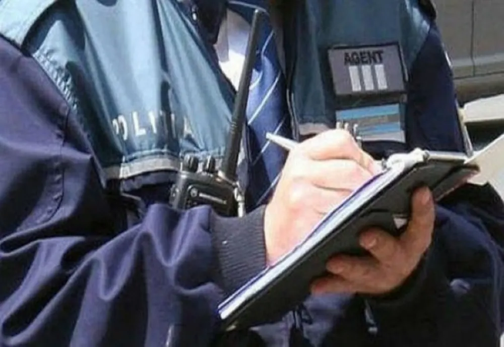 Permisul de conducere, document facultativ? Trei șoferi din Caraș-Severin s-au ales cu dosar penal