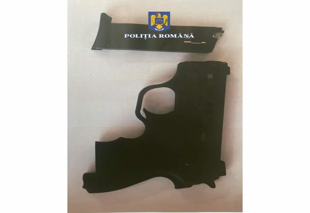 Înarmat cu pistoale și drogat la volan. Șofer din Grecia – PERICOL -  prins în Caraș-Severin