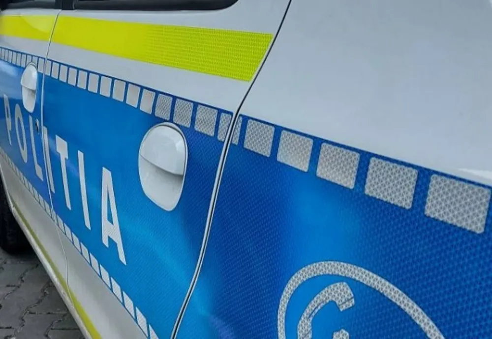 Poliția, în stare de alertă maximă: pistolar filmat când trage cu arma, între blocuri - VIDEO