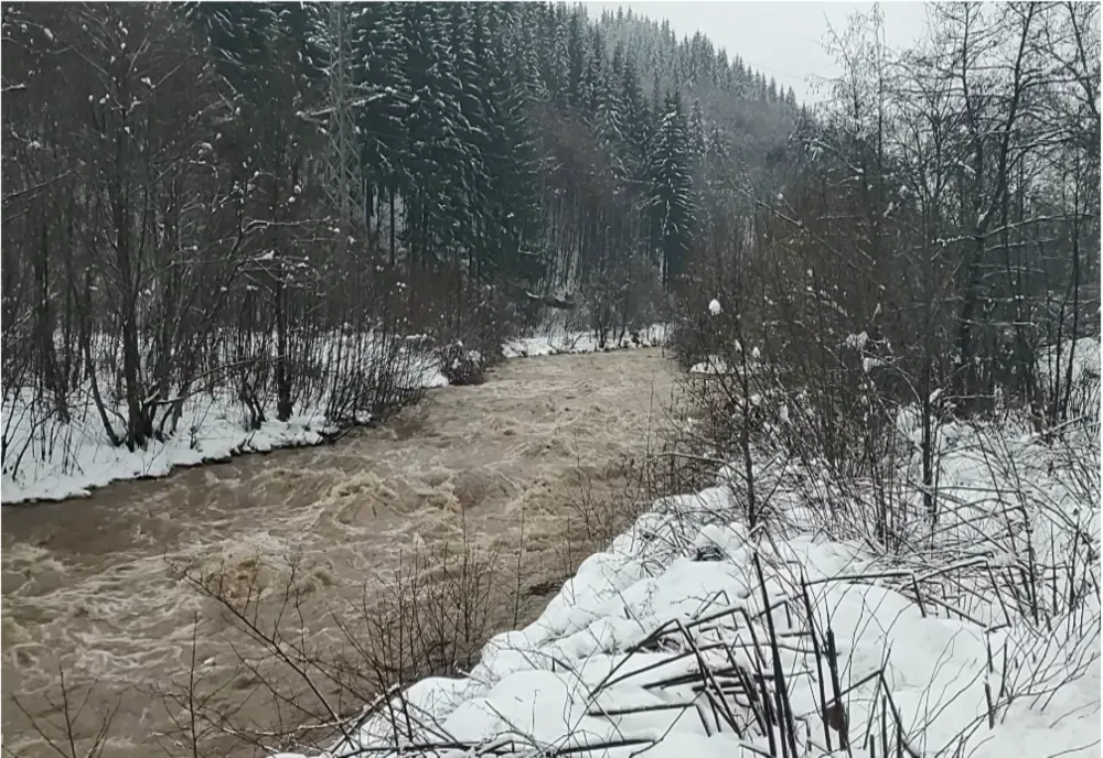 Cod portocaliu de inundații în două județe