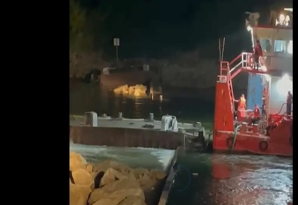 Barjele au fost scufundate, dar apare un nou risc. Ce se întâmplă pe Dunăre