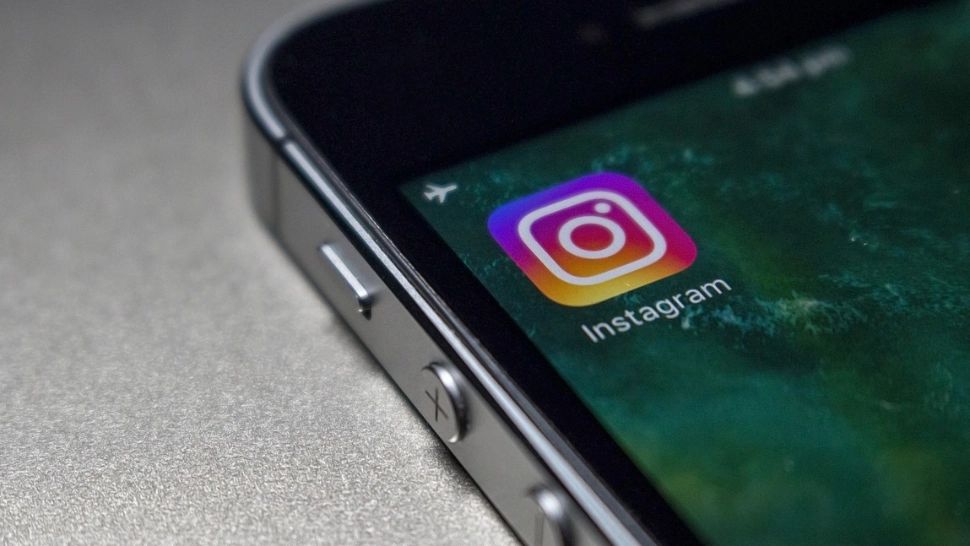Instagram va notifica părinții când adolescenții caută informații despre automutilare și suicid