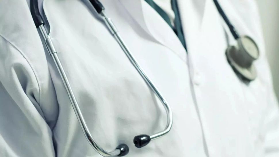 Doi medici de la Spitalul Județean Reșița, trimiși în judecată pentru ucidere din culpă