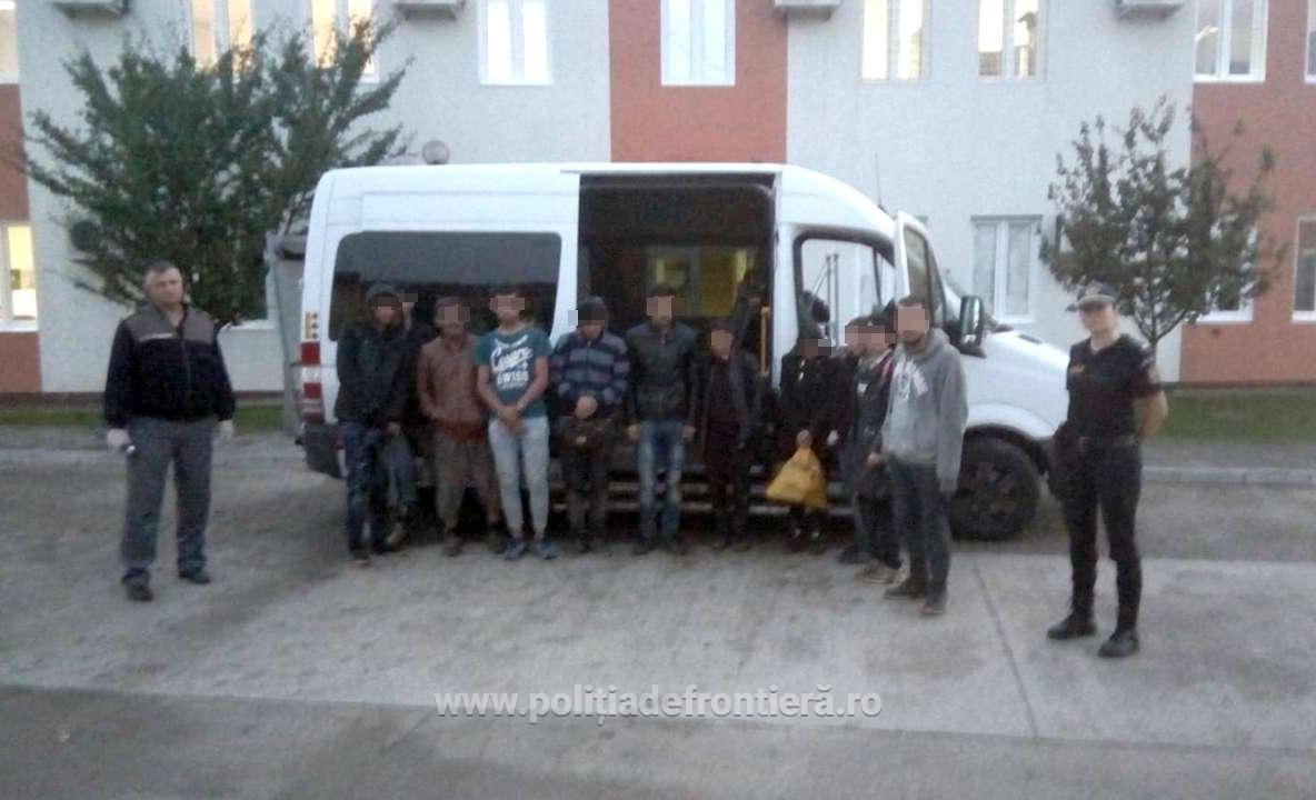 Vigilență la Grădinari: 11 migranți și 2 călăuze au căzut pe mâna polițiștilor de frontieră VIDEO