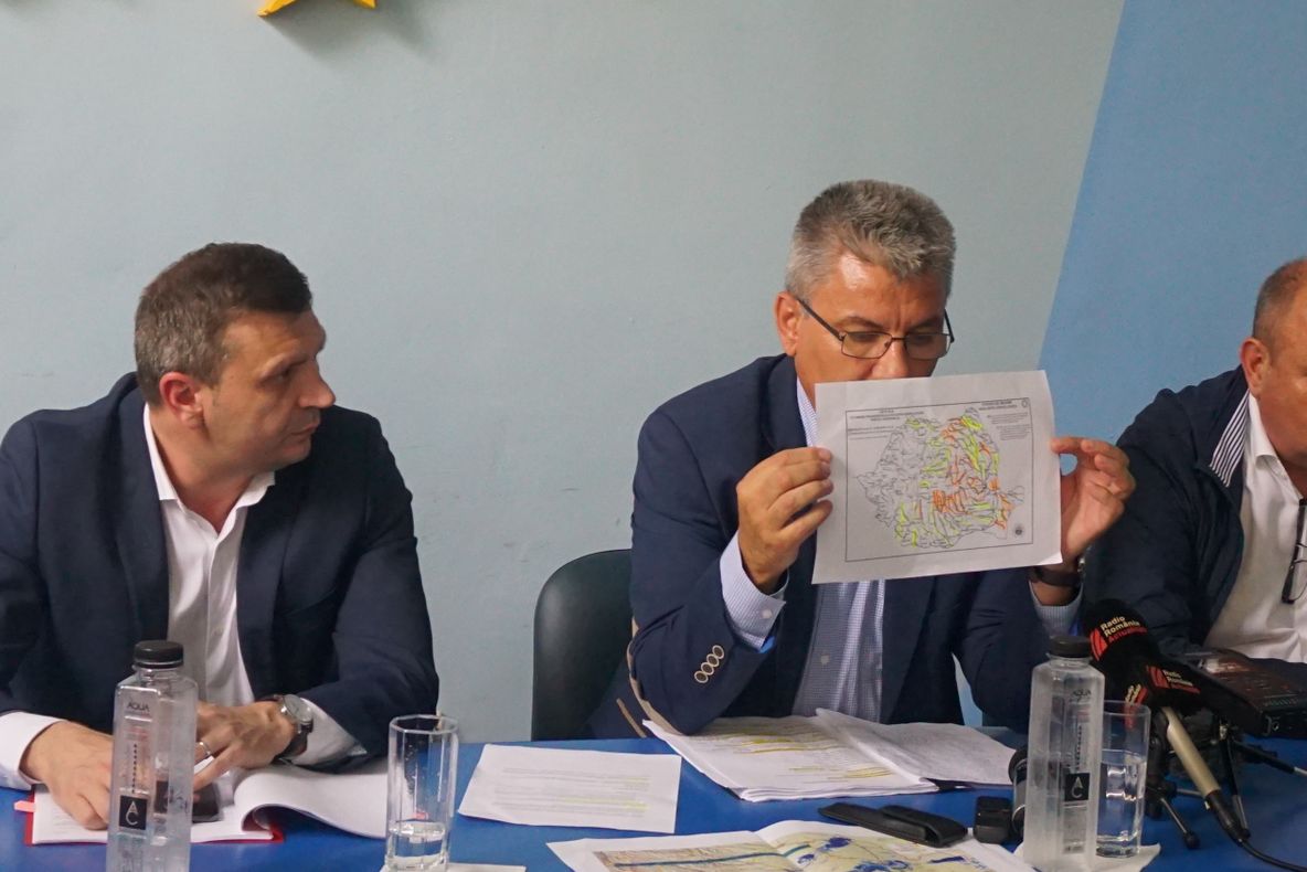 Din nou cod galben de vreme rea, hidrologii au emis și ei avertizări