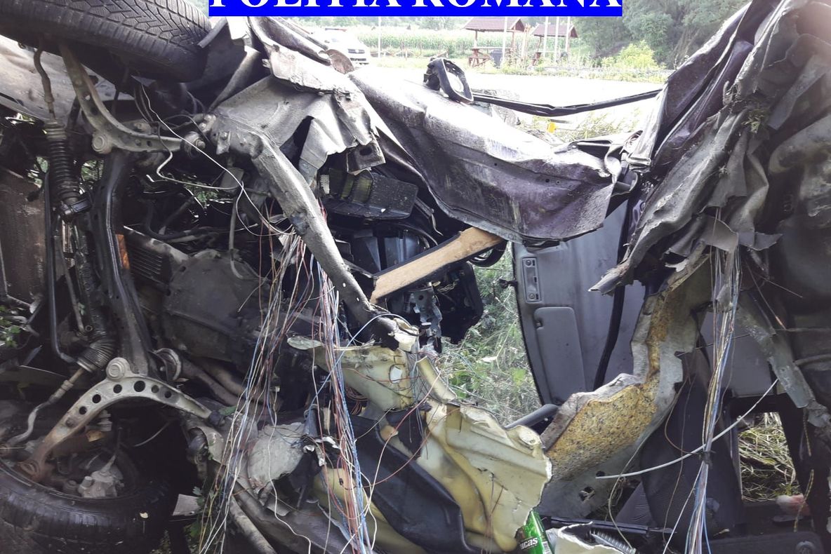 Accident spectaculos pe DN 6, șoferul a fugit de la fața locului