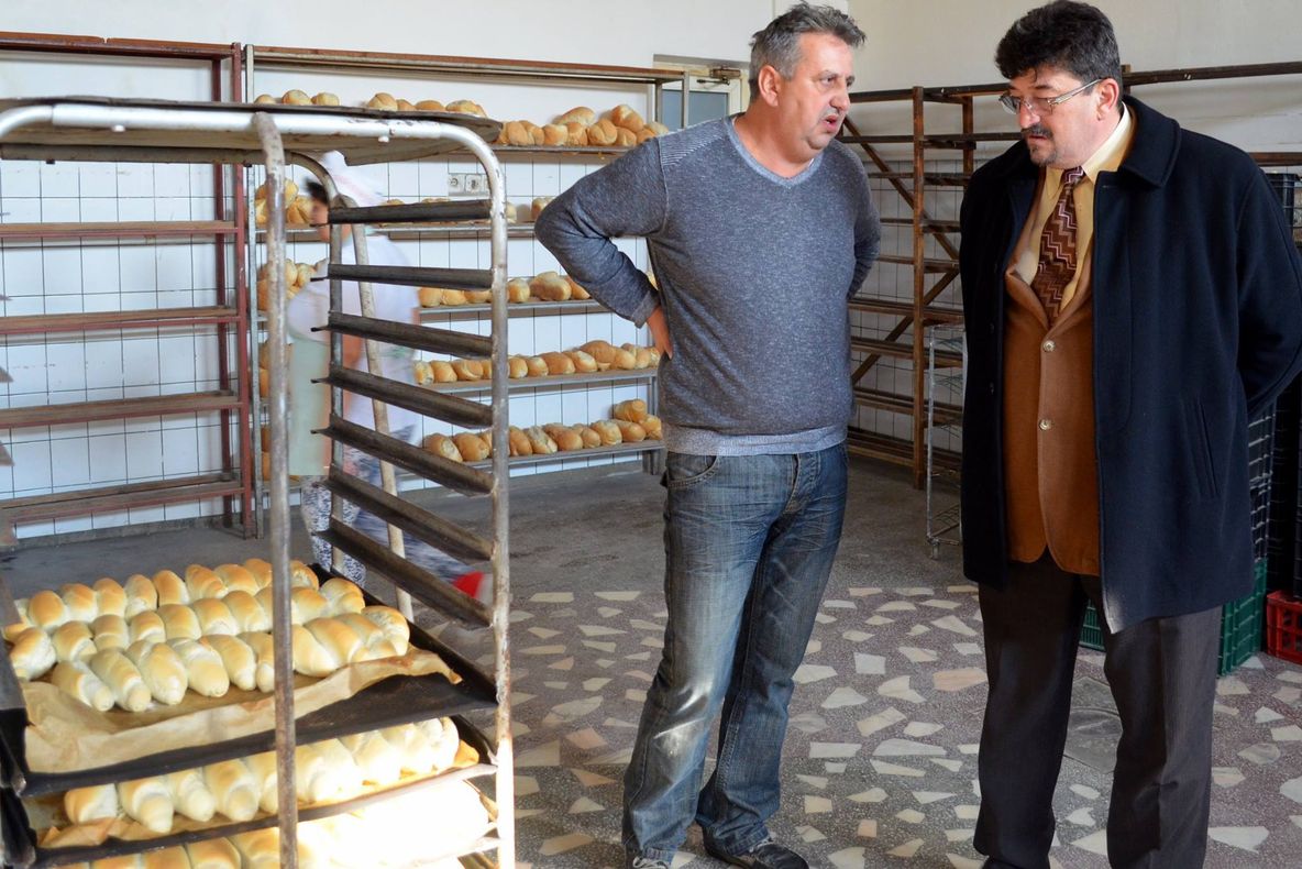 Prefectul ia școlile la verificat