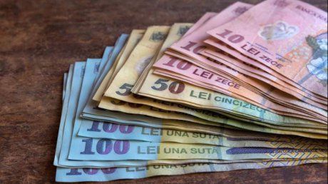 Salariul mediu pe economie a scăzut în iulie la 2.708 lei net, respectiv 4.510 lei brut