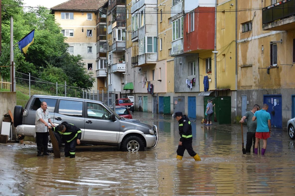 COD GALBEN de vreme rea în Caraș-Severin