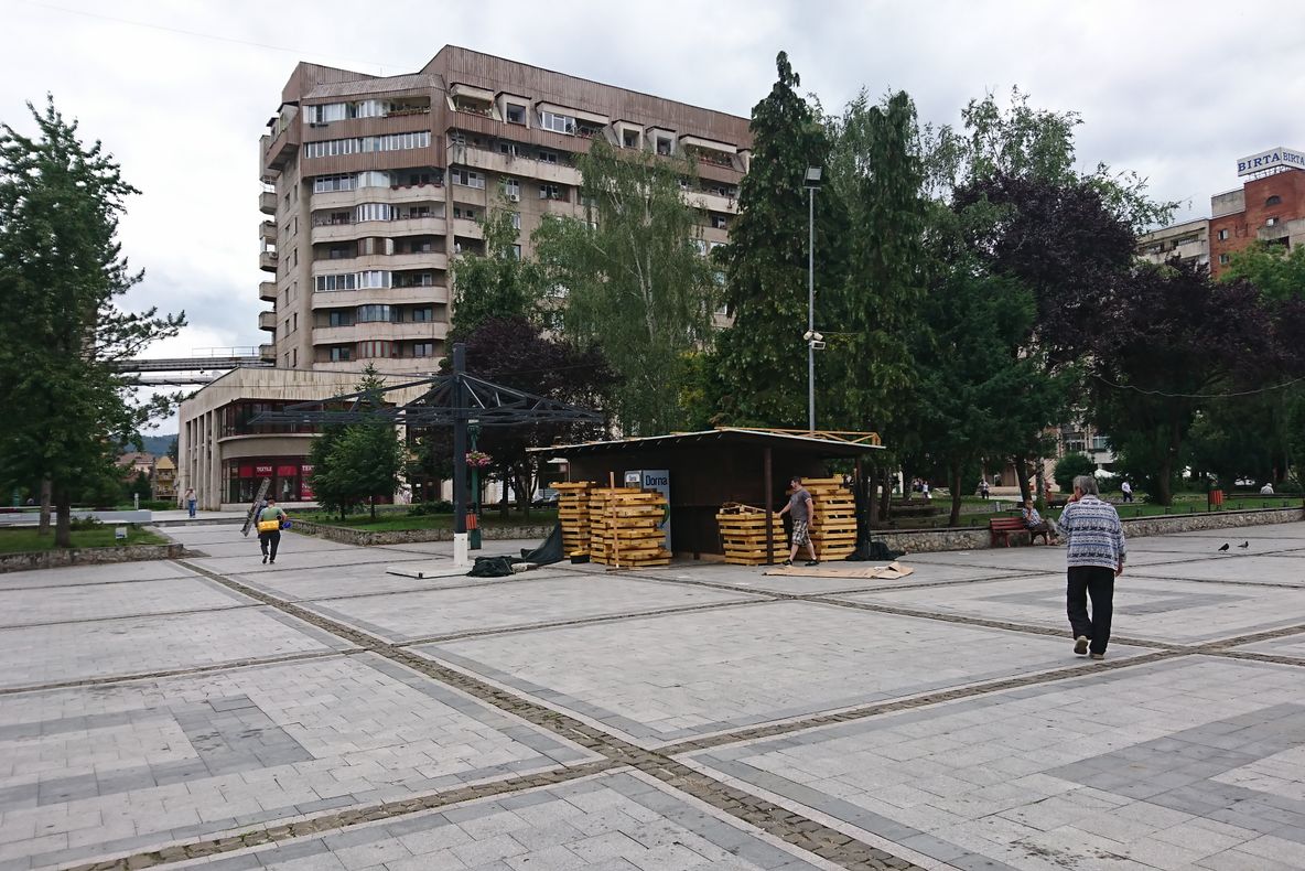 Centrul Civic al Reșiței se schimbă la față: pregătiri intense pentru Campionatul Mondial