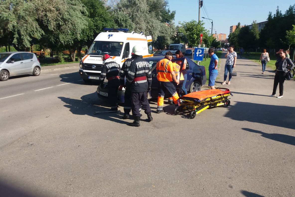 A intrat în mașina de gunoi pentru că se grăbea