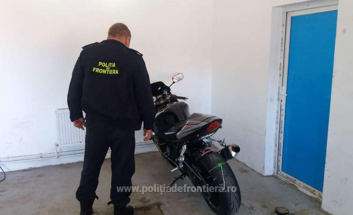 Pasiunea pentru motoare i-a adus belele unui sârb FOTO