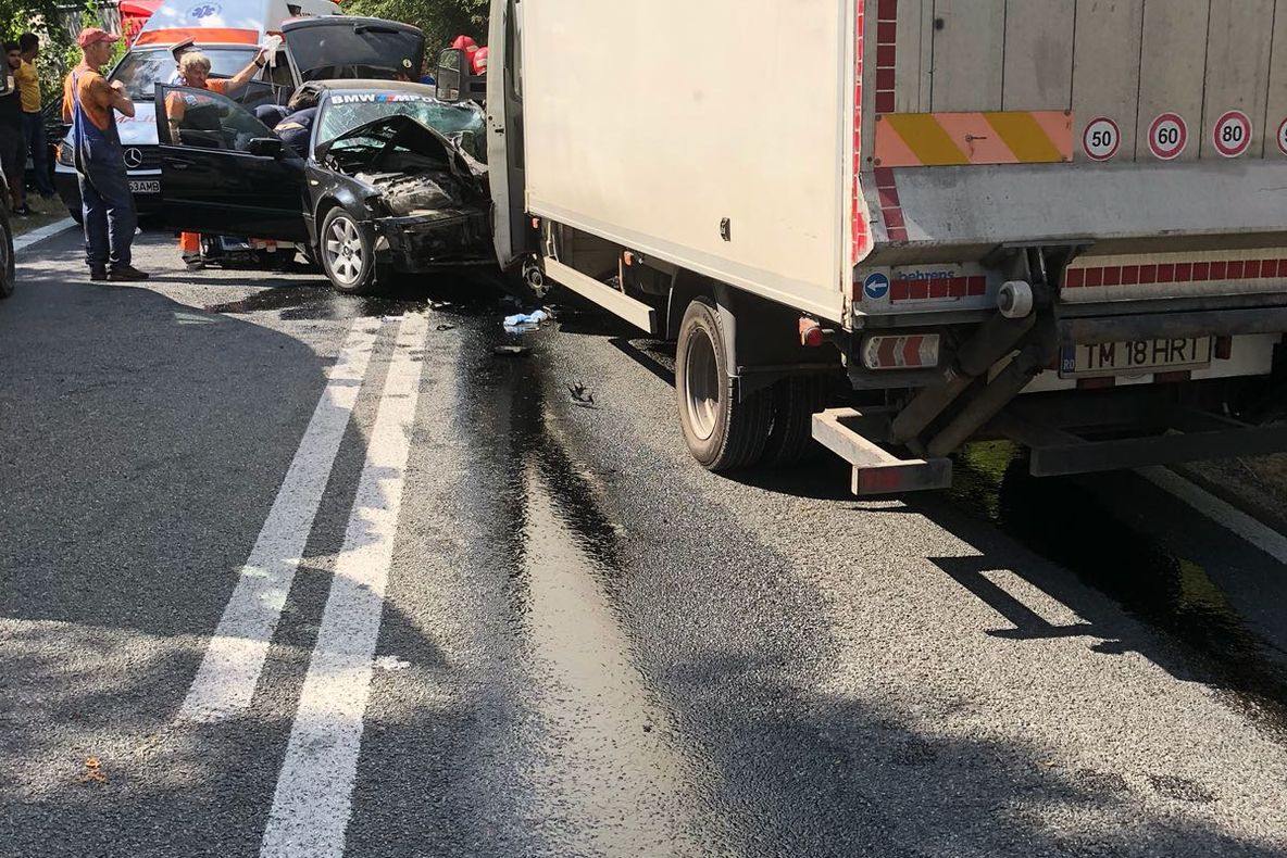 Accident grav pe DN 58 B, în apropiere de RAR ATENȚIE IMAGINI ȘOCANTE