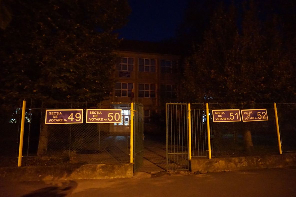 Patru secții de votare fără curent electric la Reșița