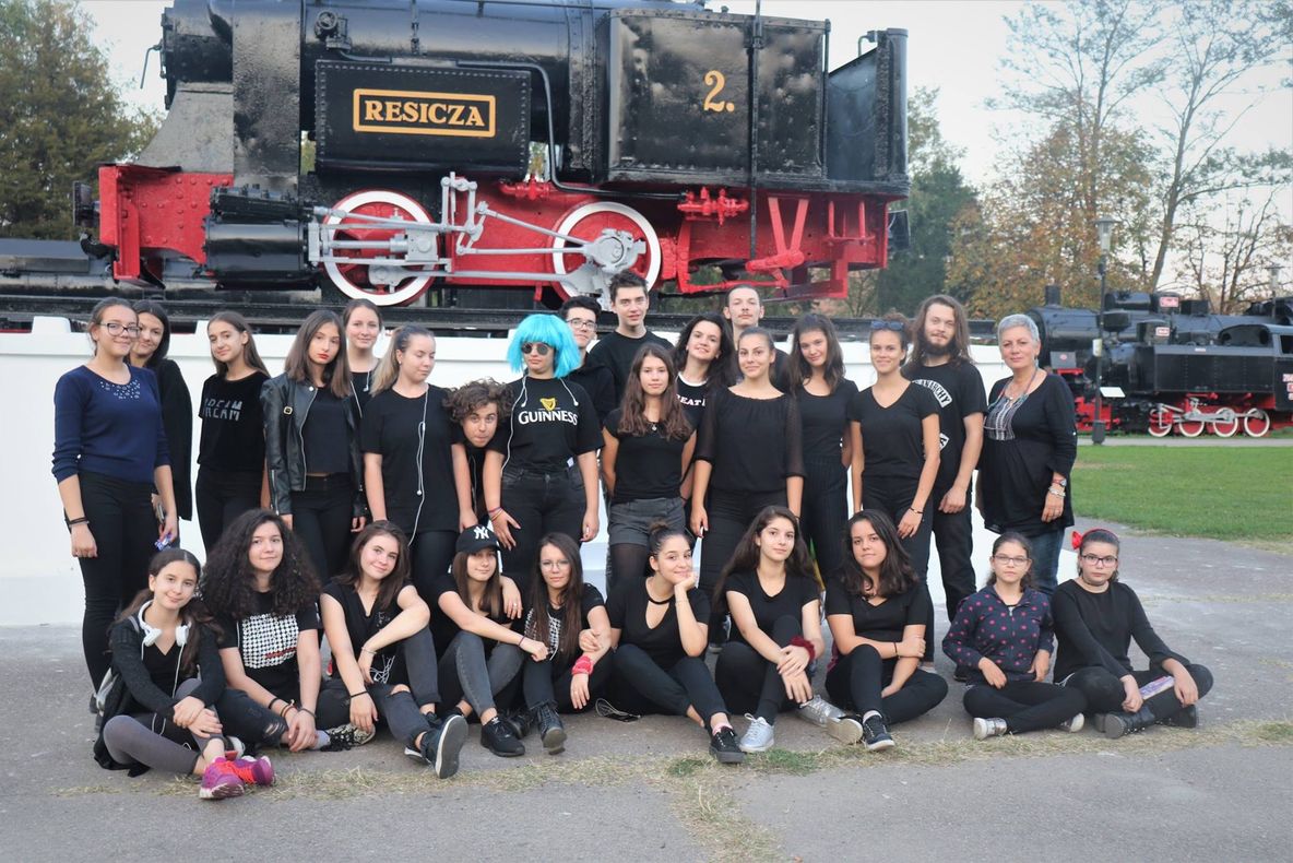 Dansez deci exist! FOTO