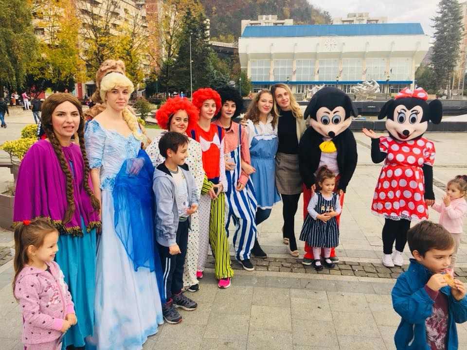 Poveștile în paradă prin Centrul Reșiței FOTO