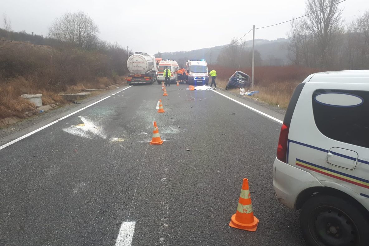 Mehedințean mort într-un accident pe DN 6 FOTO