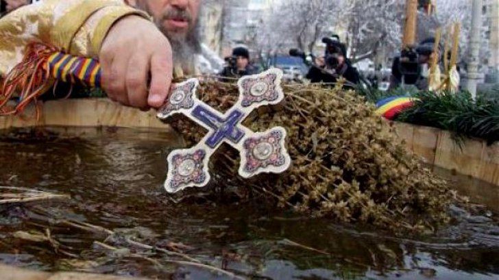 Izvorul Tămăduirii 2019. Tot ce trebuie să ştiţi despre puterile miraculoase ale Aghiasmei Mici