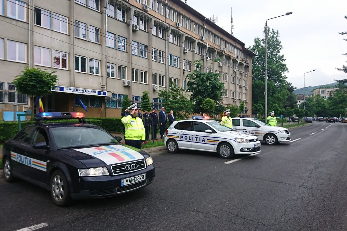 Moment de reculegere al polițiștilor cărășeni pentru colegul mort în Timiș VIDEO